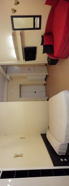 Bed and Breakfast Duomo 89 Neapel Zimmer foto