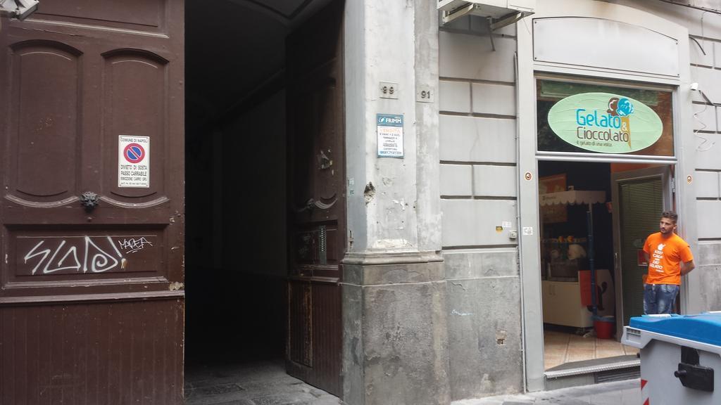 Bed and Breakfast Duomo 89 Neapel Exterior foto